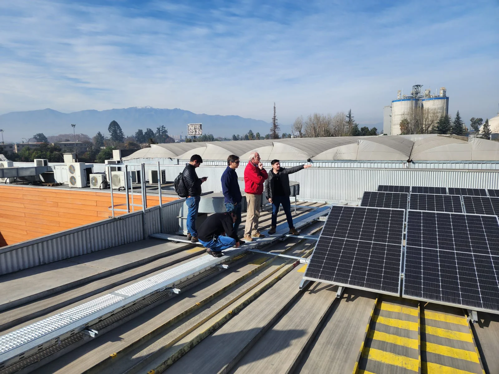 FERAM se suma al cambio: Casa Matriz opera con Energía Renovable